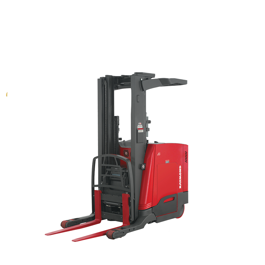 Armada reach truck bermanuver presisi tinggi untuk mengambil barang di rak gudang berlorong sempit.